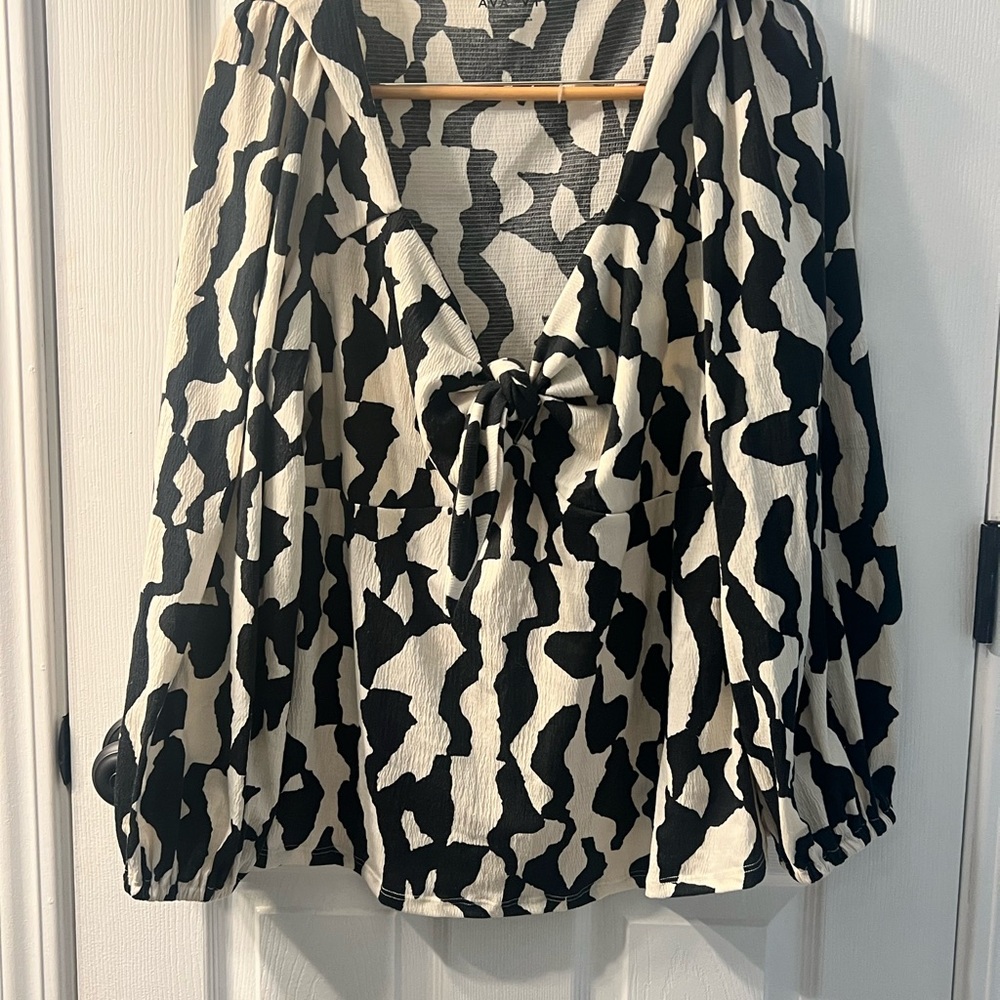 Ava & Viv Black and Cream Blouse